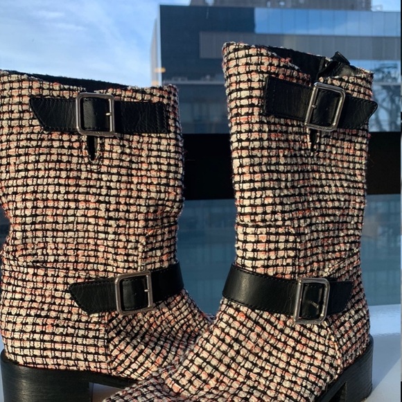Chanel tweed boots - Picture 7 of 9